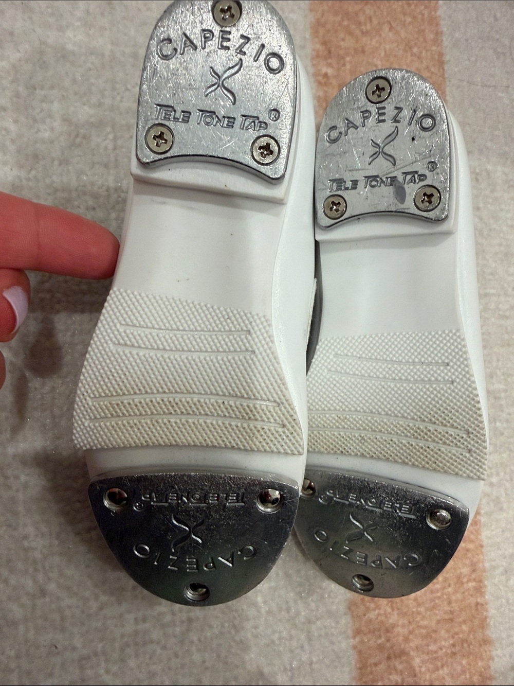 Capezio White Girls' Mary Jane Tap Shoes size 7 - Picture 2 of 2